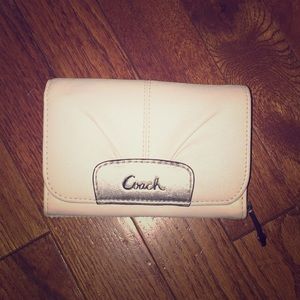 EUC white Coach wallet